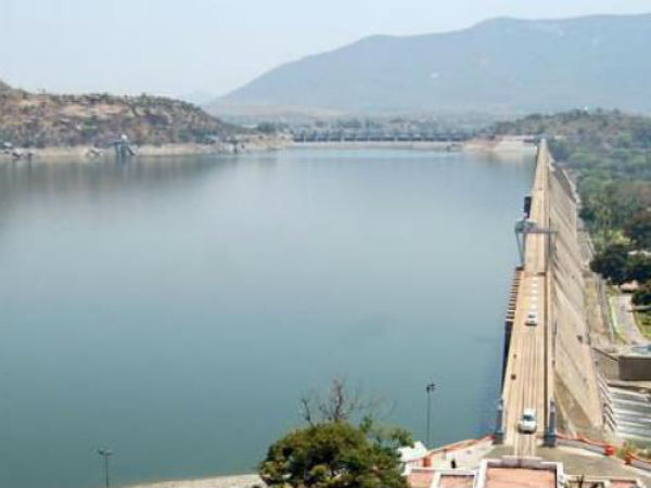 floodalertissuedinareasnearcauveryriverintamilnadu